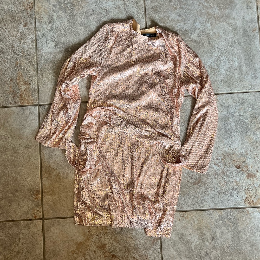 Missord Keyhole Back Belted Sequin Prom Dress